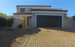 3 Bedroom House in Parklands