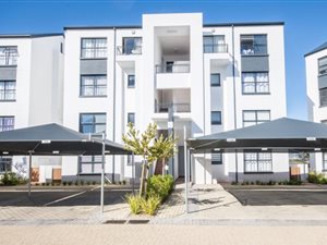 3 Bed Apartment in Somerset West Central