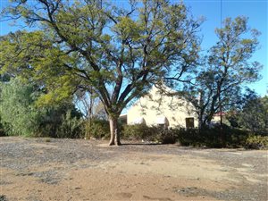 1020 m² Land available in Oudtshoorn