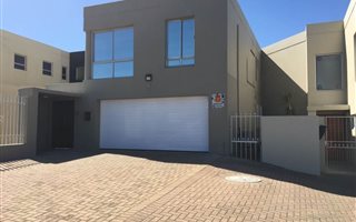 3 Bedroom Townhouse in Waves Edge
