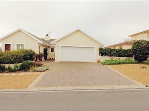 4 Bed House in Helderberg Village