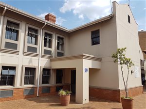 300 m² Commercial space in Hatfield