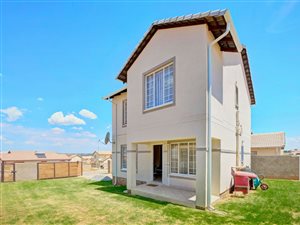 3 Bed House in Blue Hills