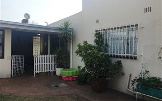 2 Bedroom Garden Cottage in Northmead