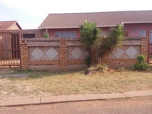 3 Bed House in Chantelle