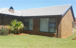 3 Bedroom House in Aerorand