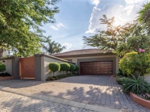 3 Bed House in Ruimsig Country Estate