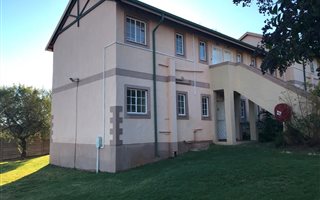 1 Bedroom Flat in Rietvalleirand