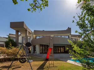 4 Bed House in Carlswald North Estate