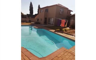 2 Bedroom House in Ridgeway
