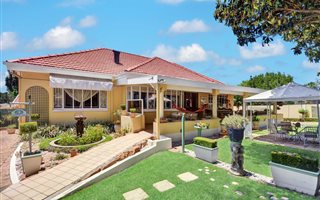 4 Bedroom House in Greenside