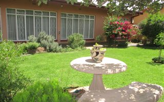 4 Bedroom House in Vanderbijlpark CE3