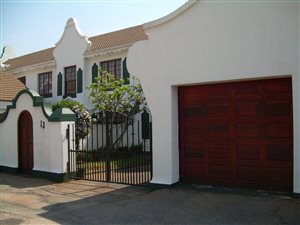 3 Bed Apartment in Florida North