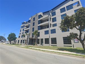 720 m² Commercial space in Newton Park