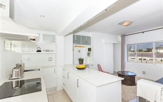 1 Bedroom Apartment in Mouille Point