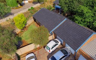 2 Bedroom Townhouse in Rooihuiskraal North