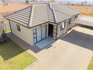 3 Bed Townhouse in Blue Hills