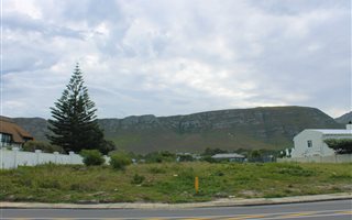 892 m² Land available in Kwaaiwater