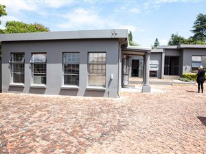 200 m² Office Space in Die Wilgers
