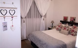 2 Bedroom Apartment in Waterkloof Ridge
