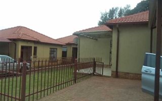 3 Bedroom Simplex in Ninapark
