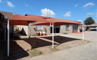 882 m² Commercial space in Ladanna