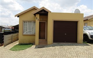 3 Bedroom Townhouse in Mohlakeng