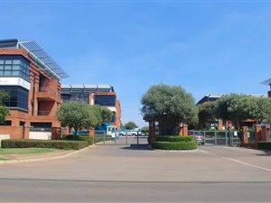 117 m² Commercial space in Eco Park