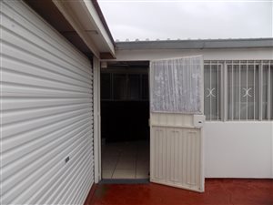 2 Bed Apartment in Carletonville
