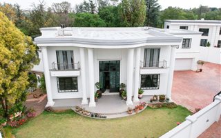 4 Bedroom Cluster in Bryanston East