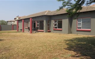 3 Bedroom House in Monavoni