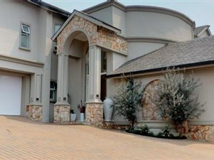 5 Bed House in Helderfontein Estate