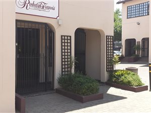113 m² Commercial space in Bedford Gardens