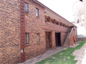 2 Bed Apartment in Olievenhoutbosch