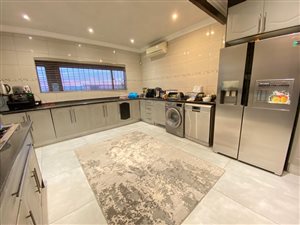 6 Bed House in Marlboro Gardens