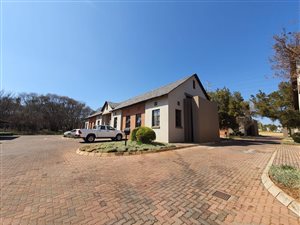 140 m² Commercial space in Eldoraigne