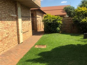 3 Bed Townhouse in Hazeldean (Silverlakes Surroundings)