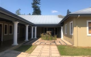 152 m² Commercial space in Kloof