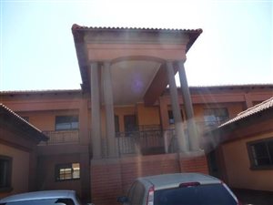 2 Bed Apartment in Lakefield