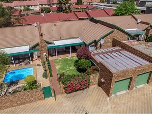 3 Bed Townhouse in Glen Marais