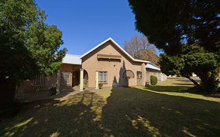 4 Bedroom House in Libradene