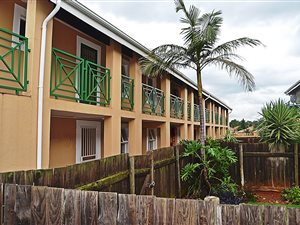 2 Bed Apartment in Weltevreden Park