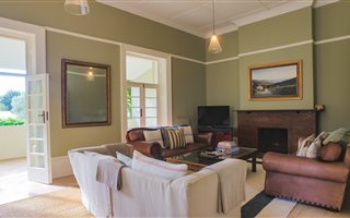 6 Bedroom House in Oatlands