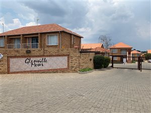 2 Bed Apartment in Rosettenville