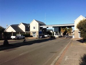 2 Bed Townhouse in Vanderbijlpark NE