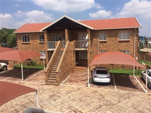 1.5 Bedroom Townhouse in Die Hoewes
