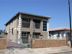 5 Bed House in Palmview