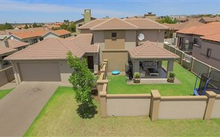 3 Bedroom House in Midstream Estate