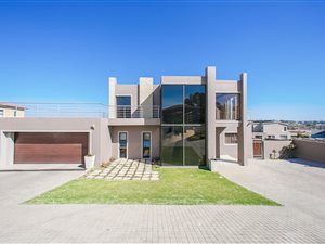 5 Bed House in Cedar Creek