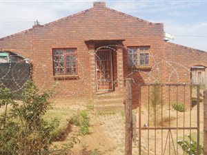 2 Bed House in Tiry Ville